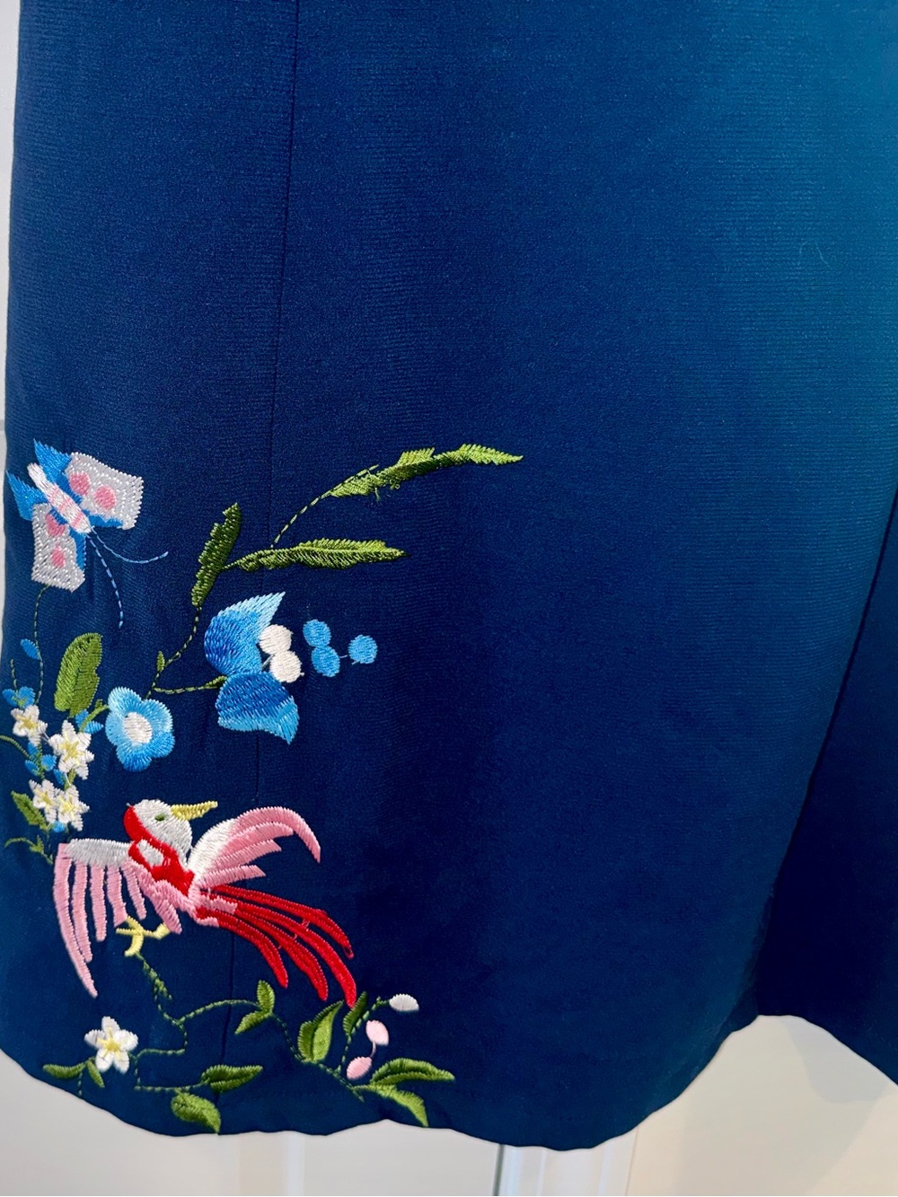 Beautiful Embroidered Floral Navy Shift Dress Vintage inspired.size 8 NWT Fall